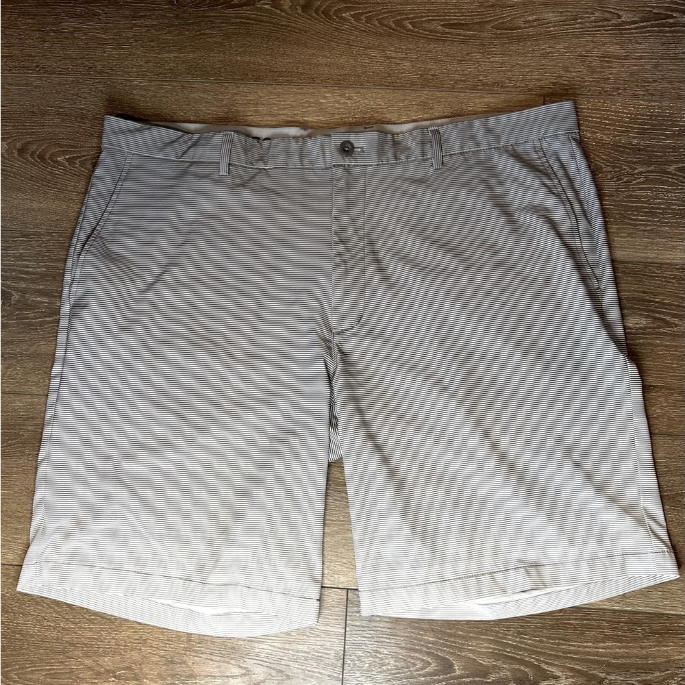 Greg Norman Shorts Gray Ombré Stripes